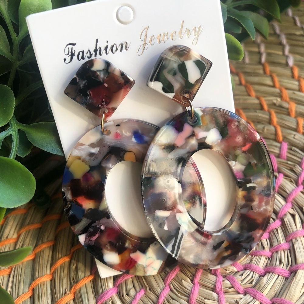 Multicolor confetti oval resin drop earrings